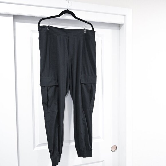 Athleta Size 14 Chelsea Utility Jogger Black Jogger - Picture 3 of 9
